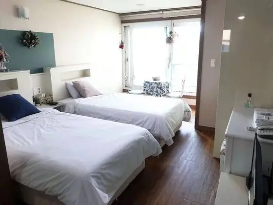 İki Ayrı Yataklı Oda (Extra person fee charged on site)