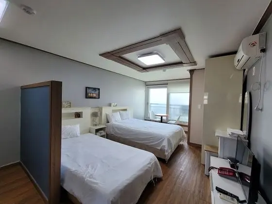 Üç Kişilik Oda (Extra person fee charged on site)