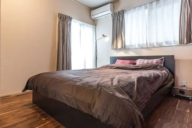 Ev (Private Vacation)