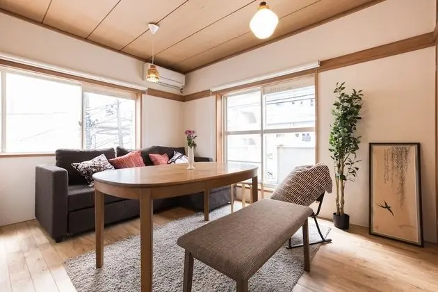 Ev (Private Vacation)
