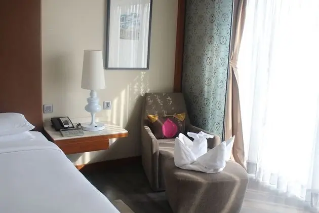 1 King Bed