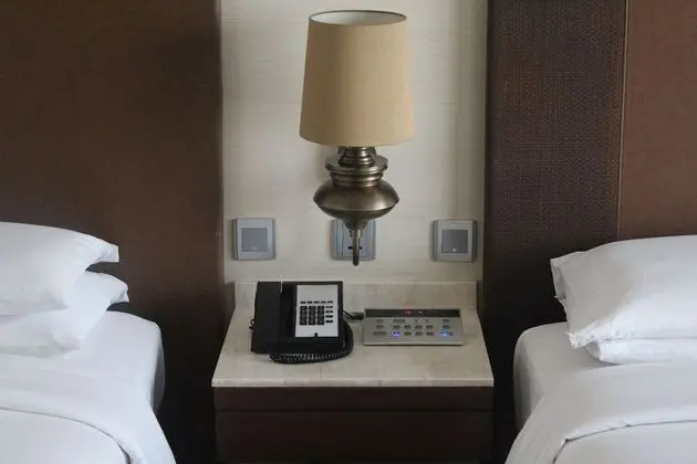 2 Twin Beds