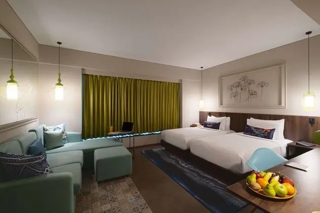 Oda, Havuz Manzaralı (2 Twin Beds and 1 Sofa Bed)