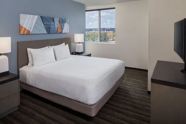 Süit, 2 Yatak Odası (1 King Bed, 2 Queen Beds)