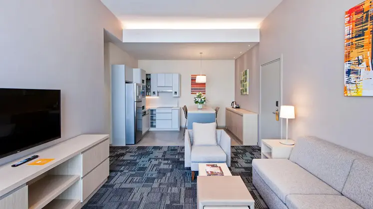 Deniz Manzarali, Geniş Yatakli Suite Custom Oda