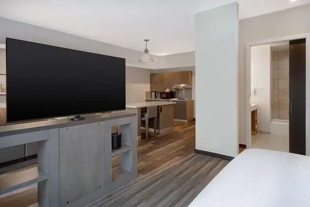 Süit, 1 Yatak Odası, Engellilere Uygun, Mutfak (1 King bed with Sofa Bed, Bathtub)