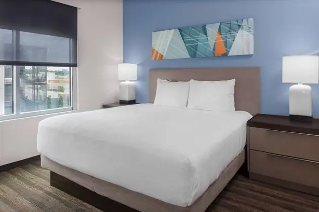 Süit, 1 Yatak Odası, Engellilere Uygun, Mutfak (1 King Bed with Sofa bed, Bathtub)