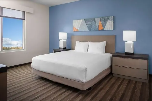 Süit, 1 Yatak Odası, Engellilere Uygun, Mutfak (1 King Bed with Sofa bed, Bathtub)