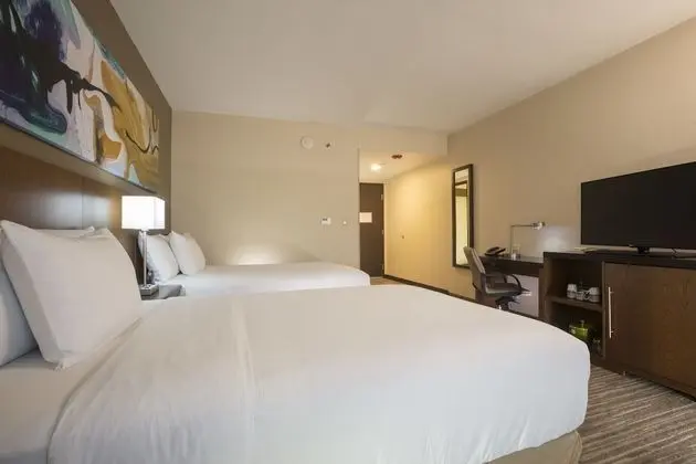 Oda (2 Fullbed & 1 Sofabed, High Floor)