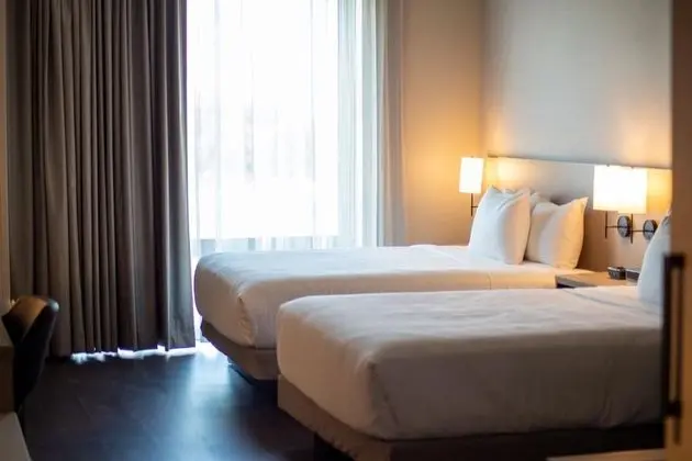 Oda, Engellilere Uygun (2 Queen Beds with Sofa Bed, Shower)