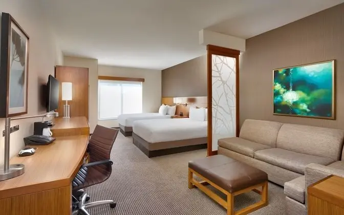 Oda (2 Queen Beds & Sofa bed, High Floor)