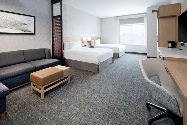 Oda (2 Queen Beds & 1 Sofa Bed)