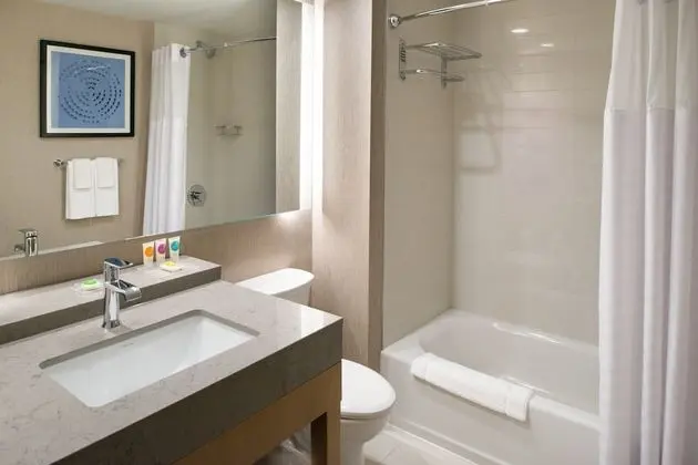 Oda (Shower, 2 Queen Beds and 1 Sofa Bed)