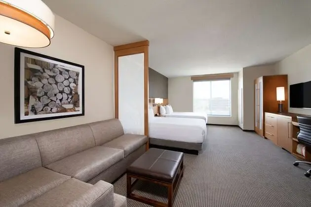Oda, Engellilere Uygun (2 Queen & 1 Sofa Bed with Shower)