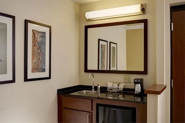 Oda, 1 En Büyük (King) Boy Yatak, Engellilere Uygun, Küvet