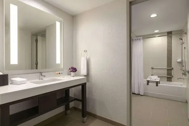 Room, Accessible, Bathtub (2 Queen Beds with Sofa bed)