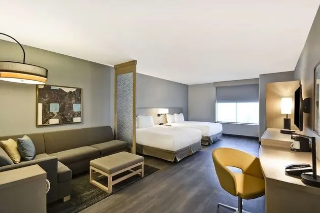 Oda, Engellilere Uygun, Küvet (2 Queenbed & 1 Sofabed)