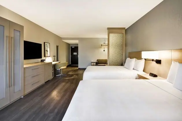 Oda, Engellilere Uygun, Küvet (2 Queenbed & 1 Sofabed)