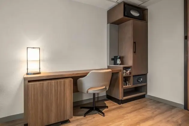 Oda, 1 En Büyük (King) Boy Yatak ve Çekyat (High Floor)