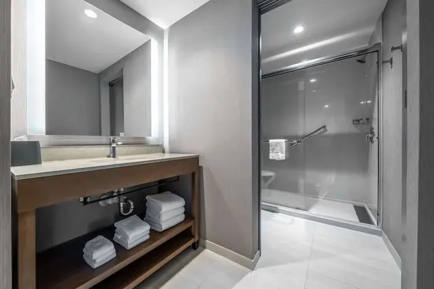 Oda, Birden Çok Yatak (High Floor)