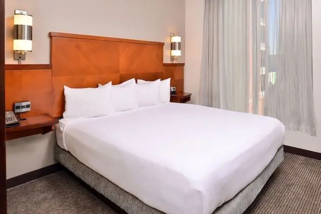 Standard Oda, 1 En Büyük (King) Boy Yatak (1 King Bed)