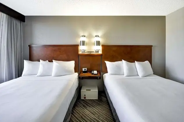 Oda (2 Double Beds and 1 Sofa Bed)