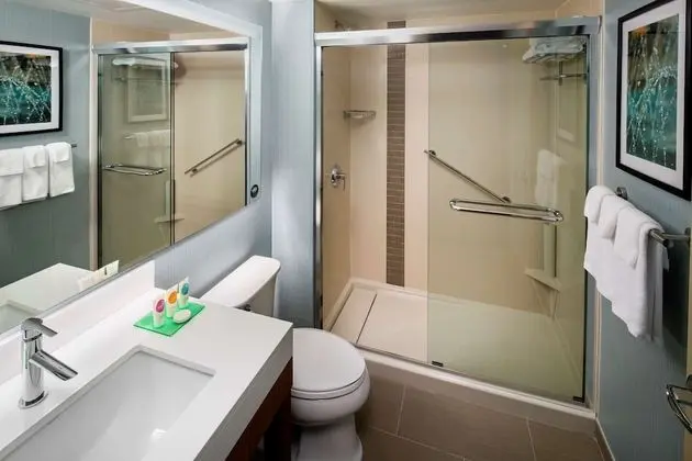 Oda, 1 En Büyük (King) Boy Yatak ve Çekyat (High Floor)