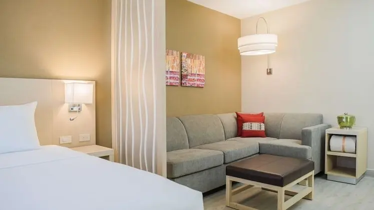 Oda, 1 En Büyük (King) Boy Yatak ve Çekyat (Specialty View)