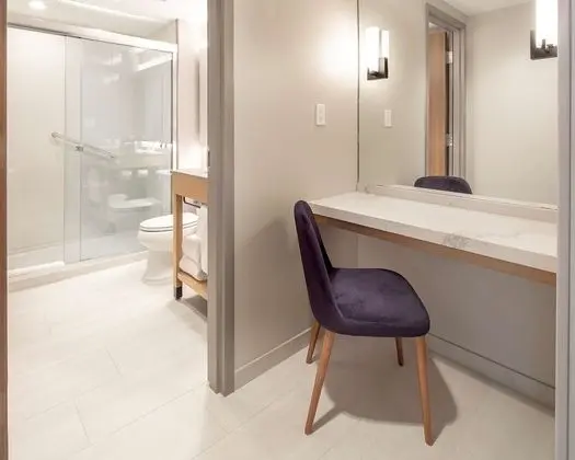 Deluxe Oda, 1 En Büyük (King) Boy Yatak ve Çekyat (Avenir Center View)