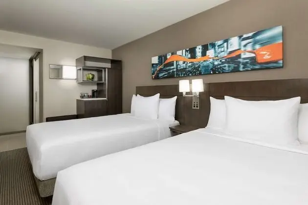 Oda, Şehir Manzaralı (2 Double Beds with Sofa bed)