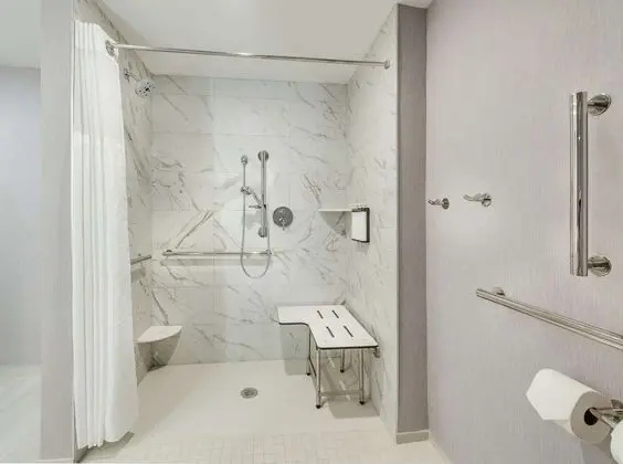Oda, Engellilere Uygun (Roll-In Shower)
