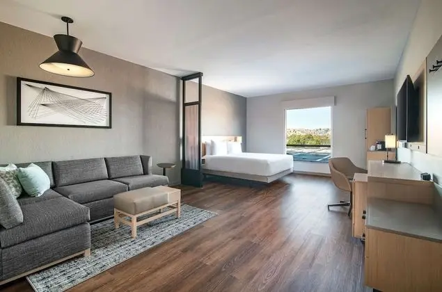 Oda, 1 En Büyük (King) Boy Yatak ve Çekyat (High Floor)