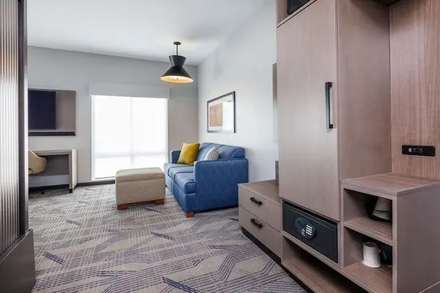 Oda, Engellilere Uygun (2 Queen Bed & Sofabed, Roll-in Shower)