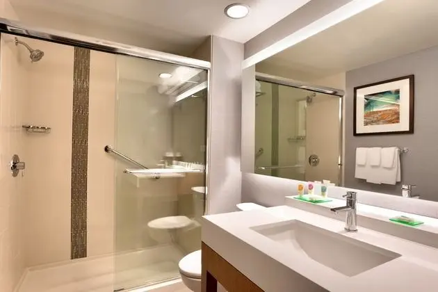 Oda, 1 En Büyük (King) Boy Yatak ve Çekyat, Manzaralı (2 Queen & 1 Sofa Bed)