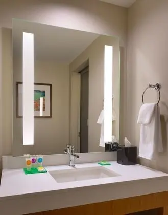Oda, 1 En Büyük (King) Boy Yatak ve Çekyat, Manzaralı (2 Queen & 1 Sofa Bed)