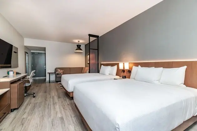 Oda (2 Queen Beds and 1 Sofa Bed)