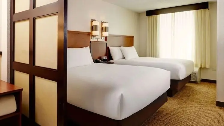 Deluxe Oda, Birden Çok Yatak (Two Doubles, High Floor)