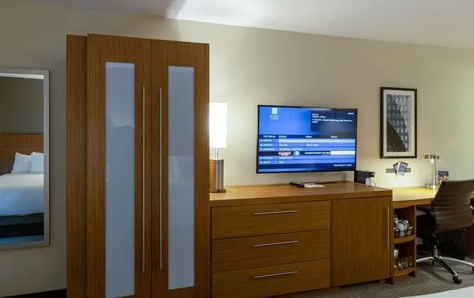 Oda, Birden Çok Yatak (2 Queen, 1 Sofa Bed)
