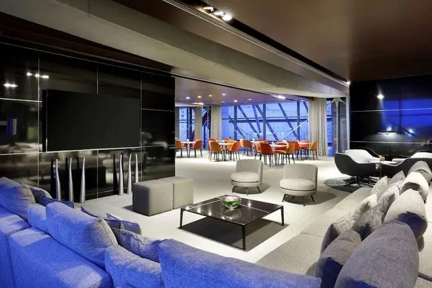 Club Oda, 1 En Büyük (King) Boy Yatak, Şehir Manzaralı