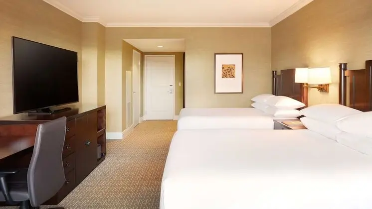 Oda (1 Queen & 1 Double Bed, High Floor)