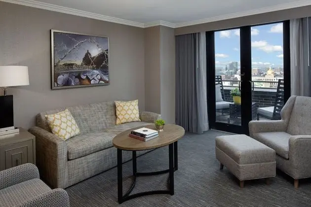 Executive Oda, Teras
