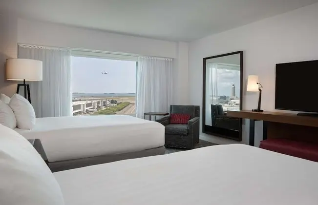Oda, 2 Çift Kişilik Yatak (High Floor & Aviation View)