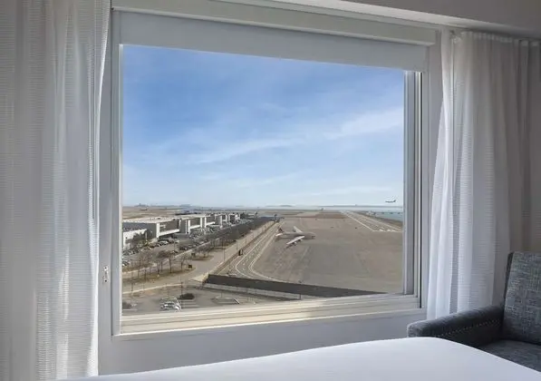 Oda, 2 Çift Kişilik Yatak (High Floor & Aviation View)
