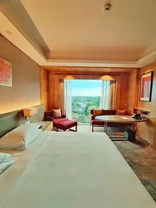 Regency Room - King Bed