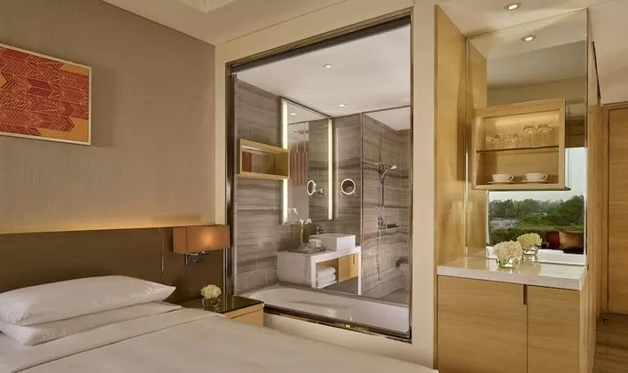 Regency Room - King Bed