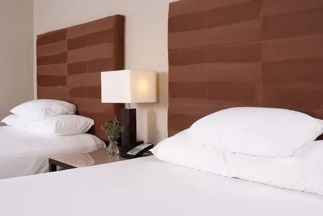 Süit (2 Queen Beds & 1 Sofabed)