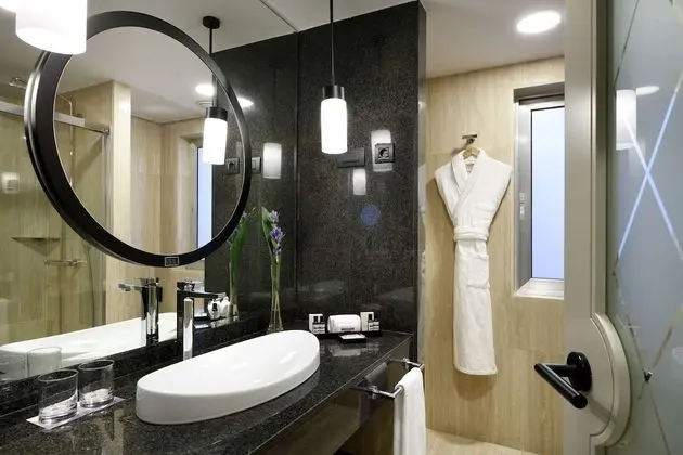 Süit, 1 En Büyük (King) Boy Yatak (Regency)