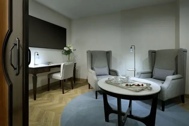 Süit, 1 En Büyük (King) Boy Yatak (Regency)