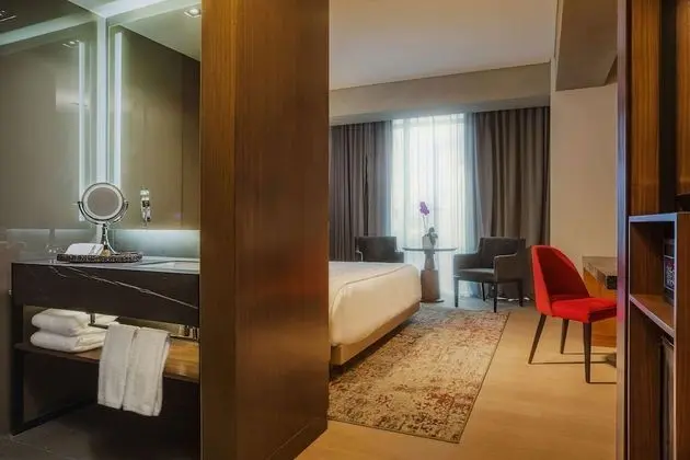 Oda, 1 En Büyük (King) Boy Yatak, Şehir Manzaralı