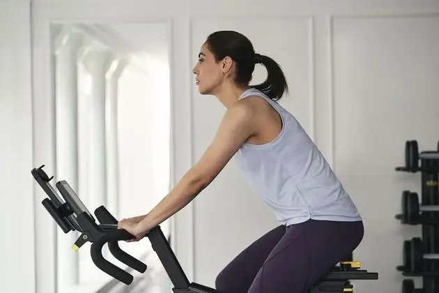Oda, 1 En Büyük (King) Boy Yatak (Fitness)